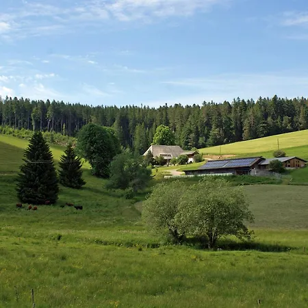 Unter Der Linde Unterkirnach