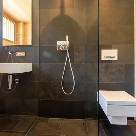 Lippenhof - Unter Der Linde *