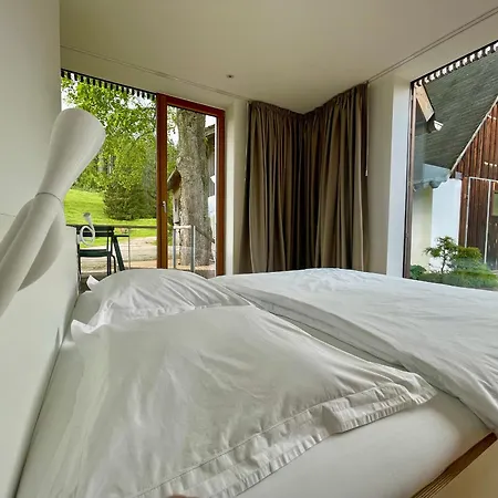 Daire Lippenhof - Unter Der Linde