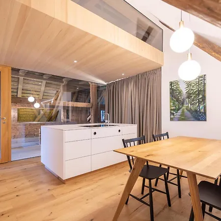 Daire Lippenhof - Unter Der Linde