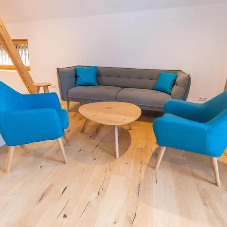 Lippenhof - Unter Der Linde Appartement