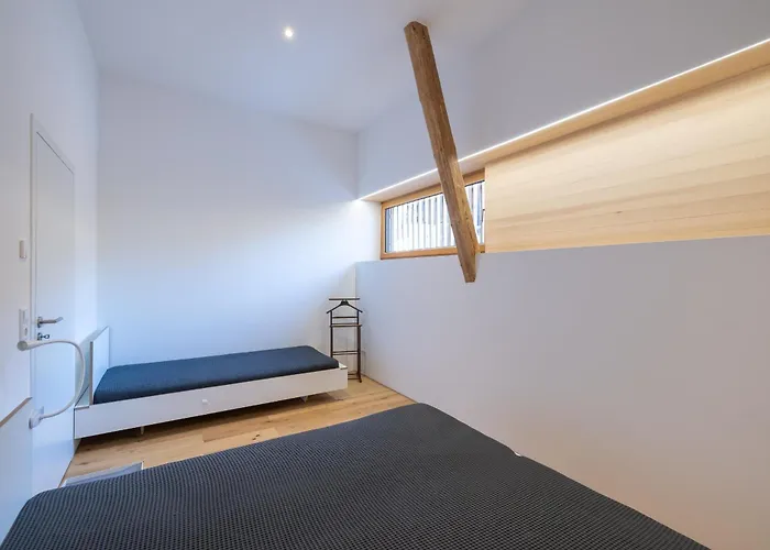 Lippenhof - Unter Der Linde *